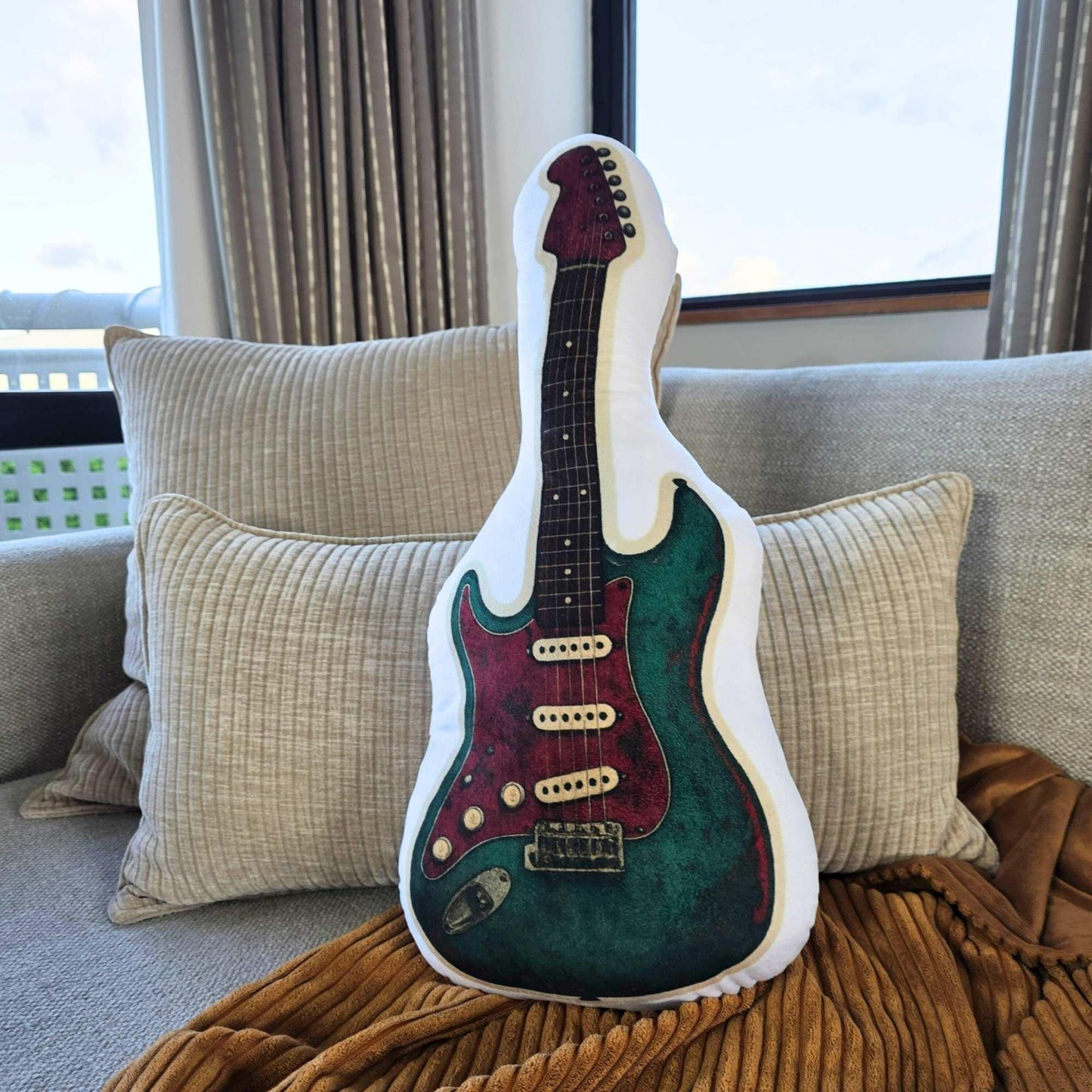 The Setlist Electric Guitar – Shaped Cushion – Red & Blue - 60 cm | FAWNE - FAWNE