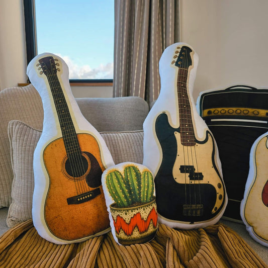 The Setlist Electric Guitar – Shaped Cushion – Acoustic- 60 cm – | FAWNE - FAWNE