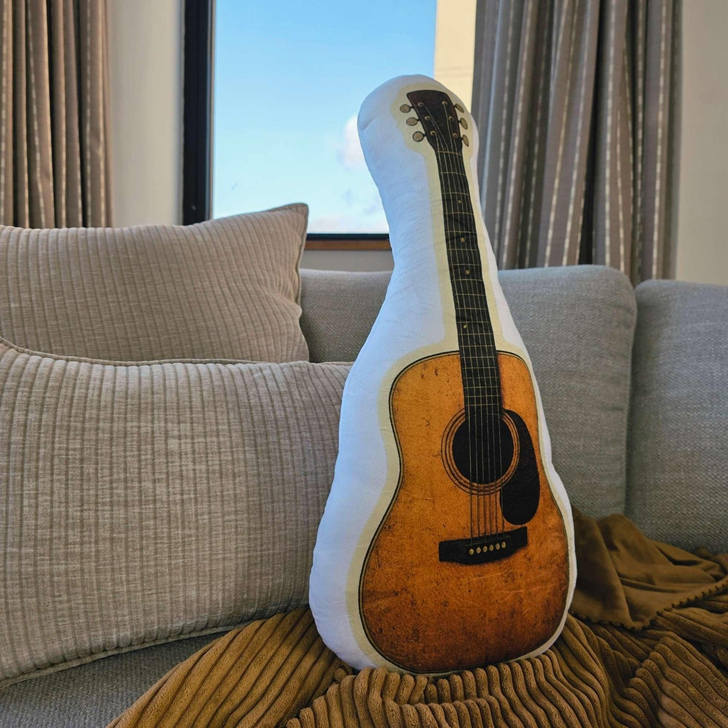 The Setlist Electric Guitar – Shaped Cushion – Acoustic- 60 cm – | FAWNE