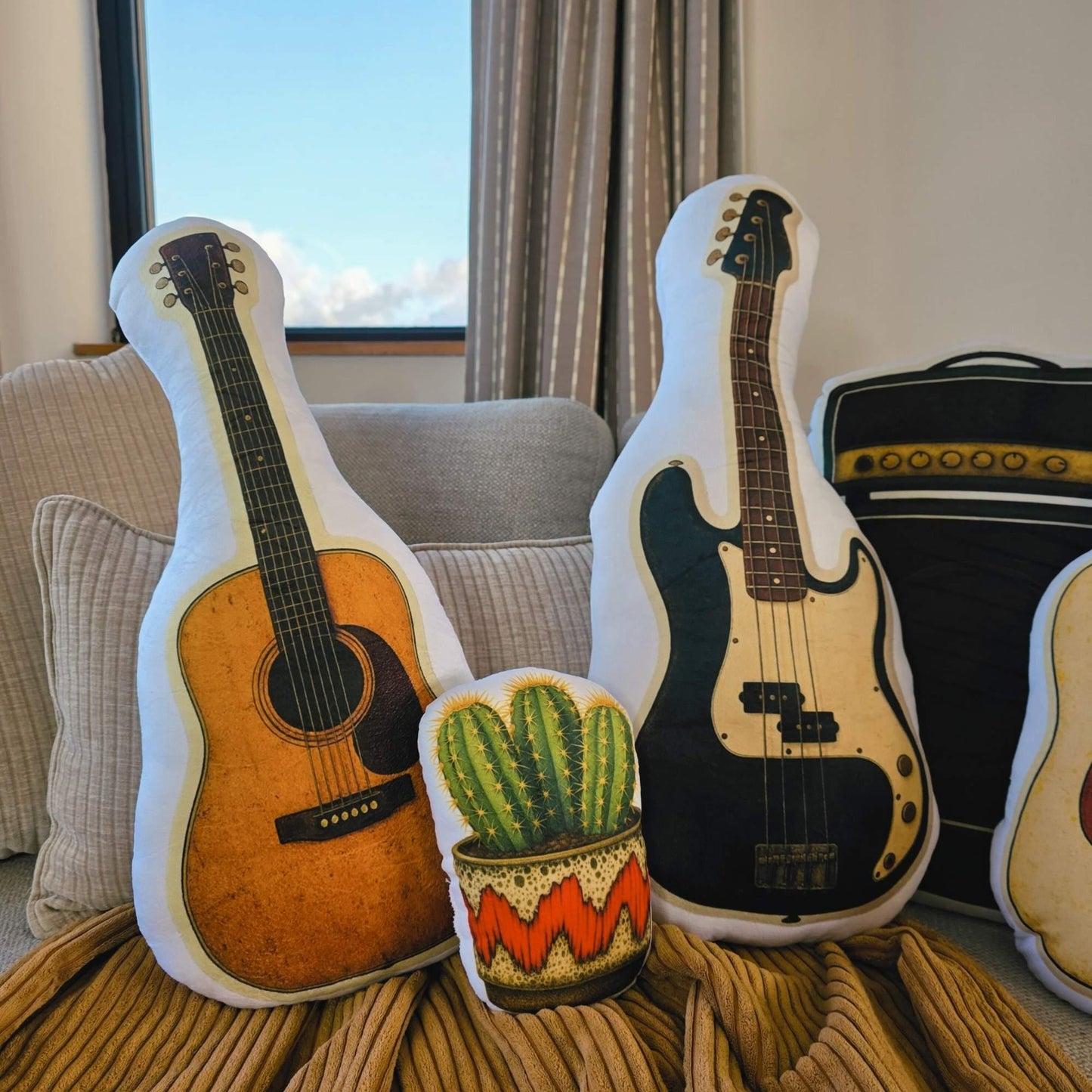 The Setlist Electric Guitar – Shaped Cushion – Electric Bass - 60 cm – | FAWNE