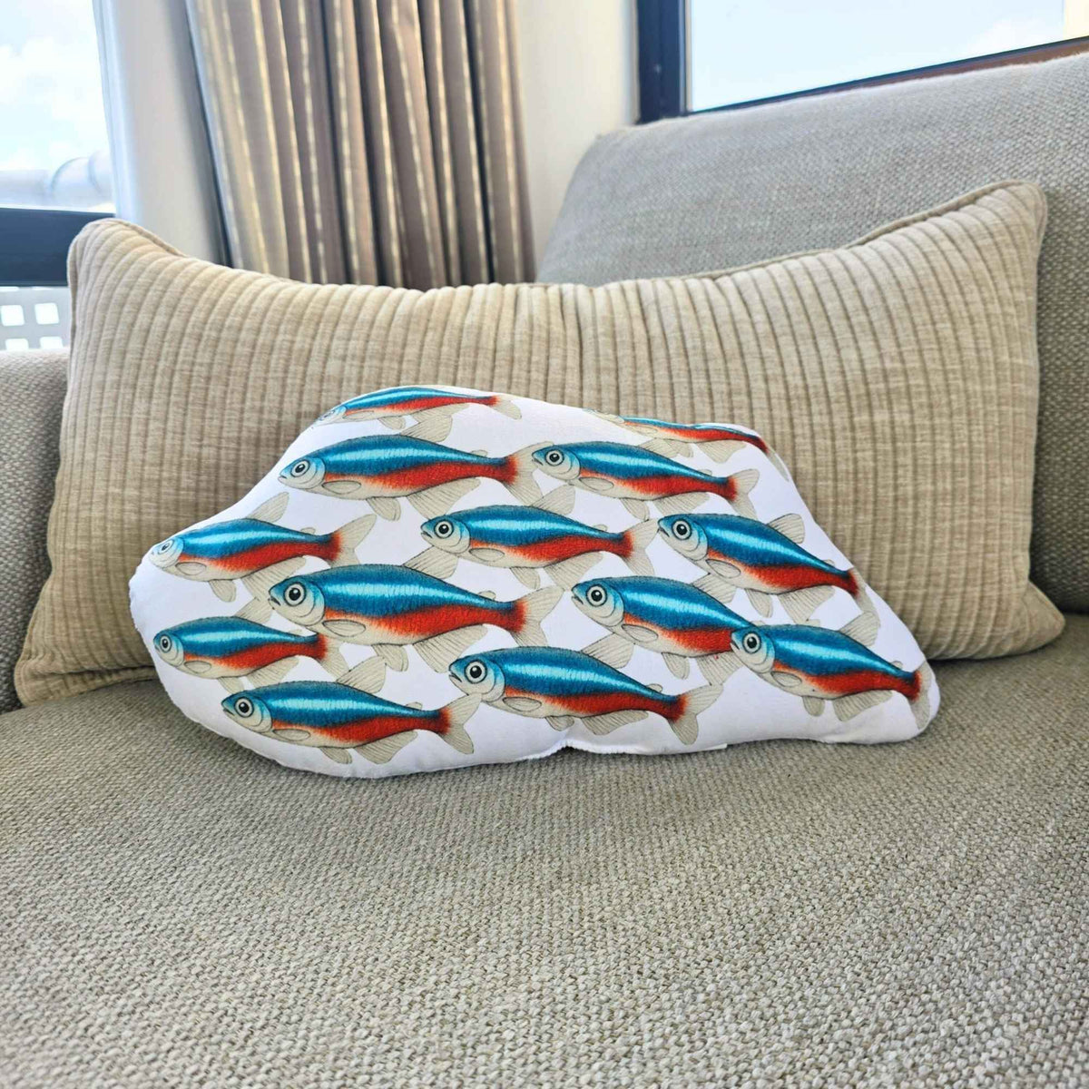 Aquascape Cushion - Neon Tetra School 40cm