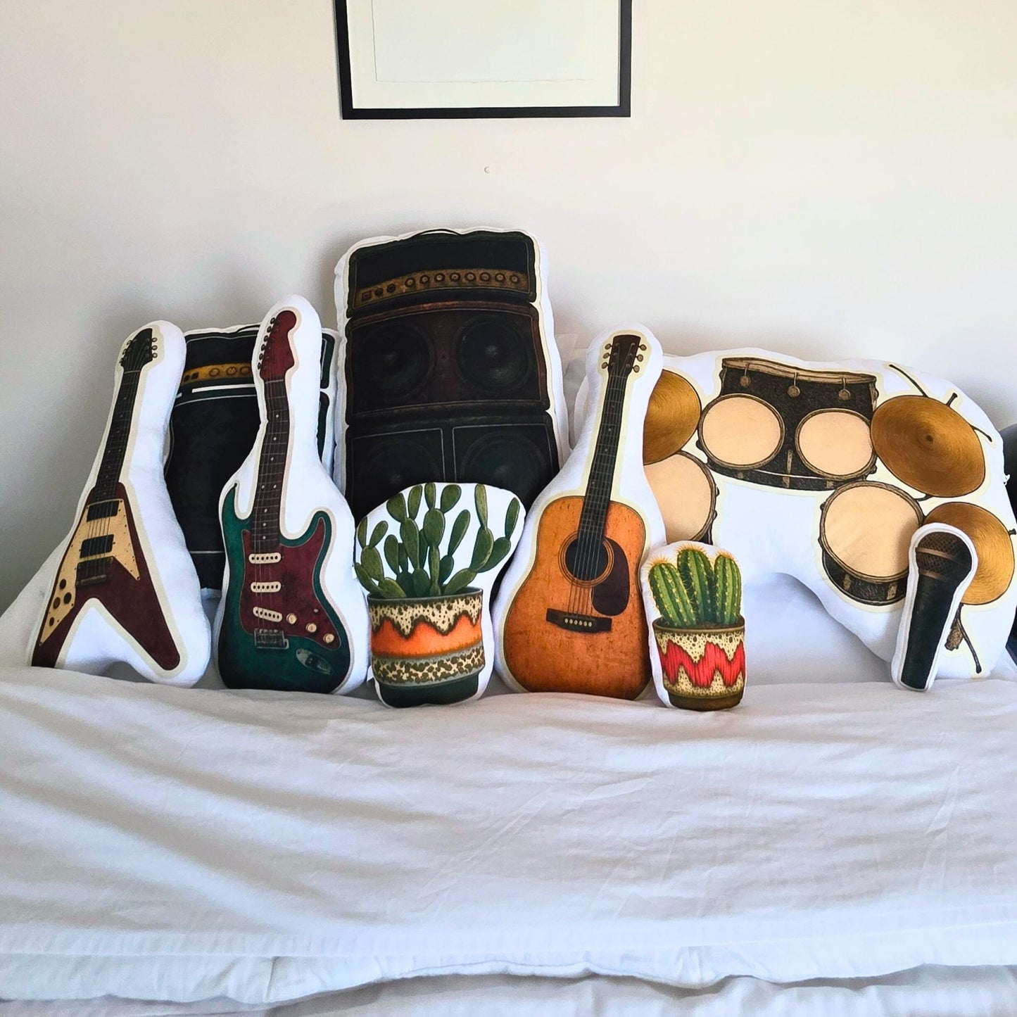 The Setlist Electric Guitar – Shaped Cushion – Red & Blue - 60 cm | FAWNE