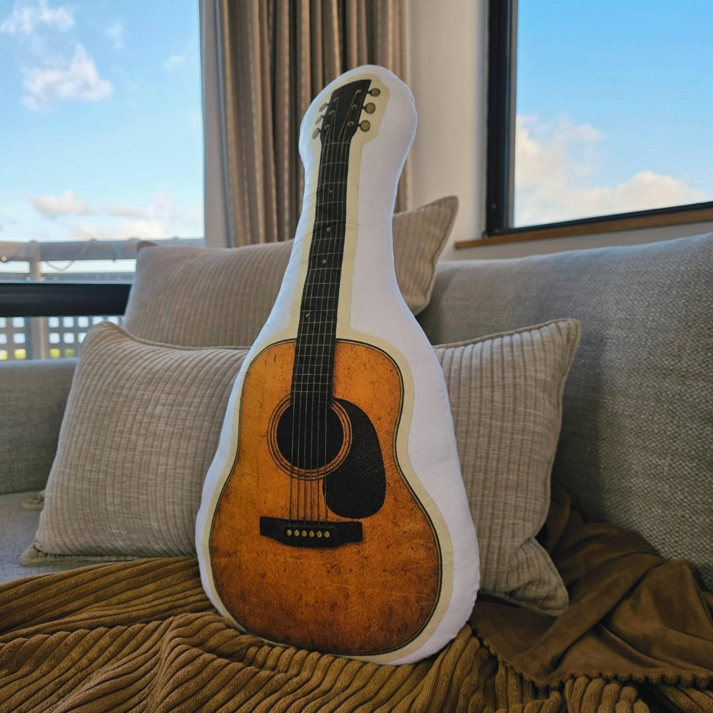 The Setlist Electric Guitar – Shaped Cushion – Acoustic- 60 cm – | FAWNE