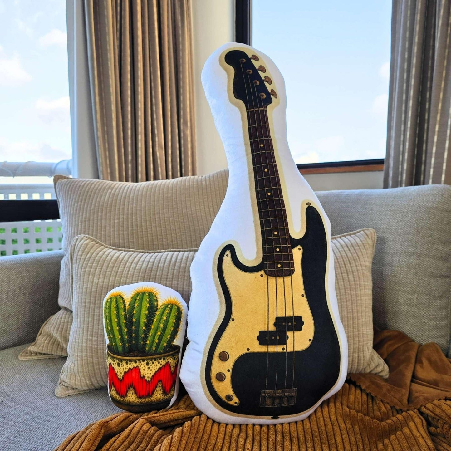 The Setlist Electric Guitar – Shaped Cushion – Electric Bass - 60 cm – | FAWNE