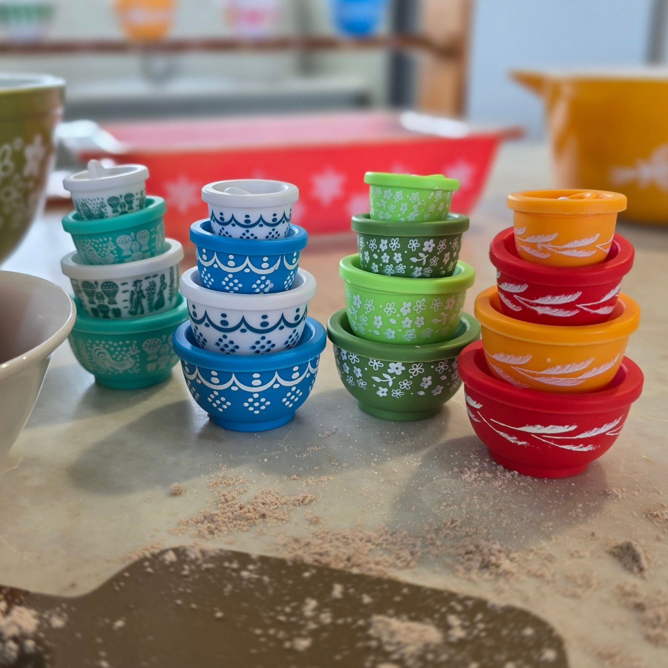 Miniature | Retro Mixing Bowl Set - Autumn Harvest Pattern - Ornament - 8cm