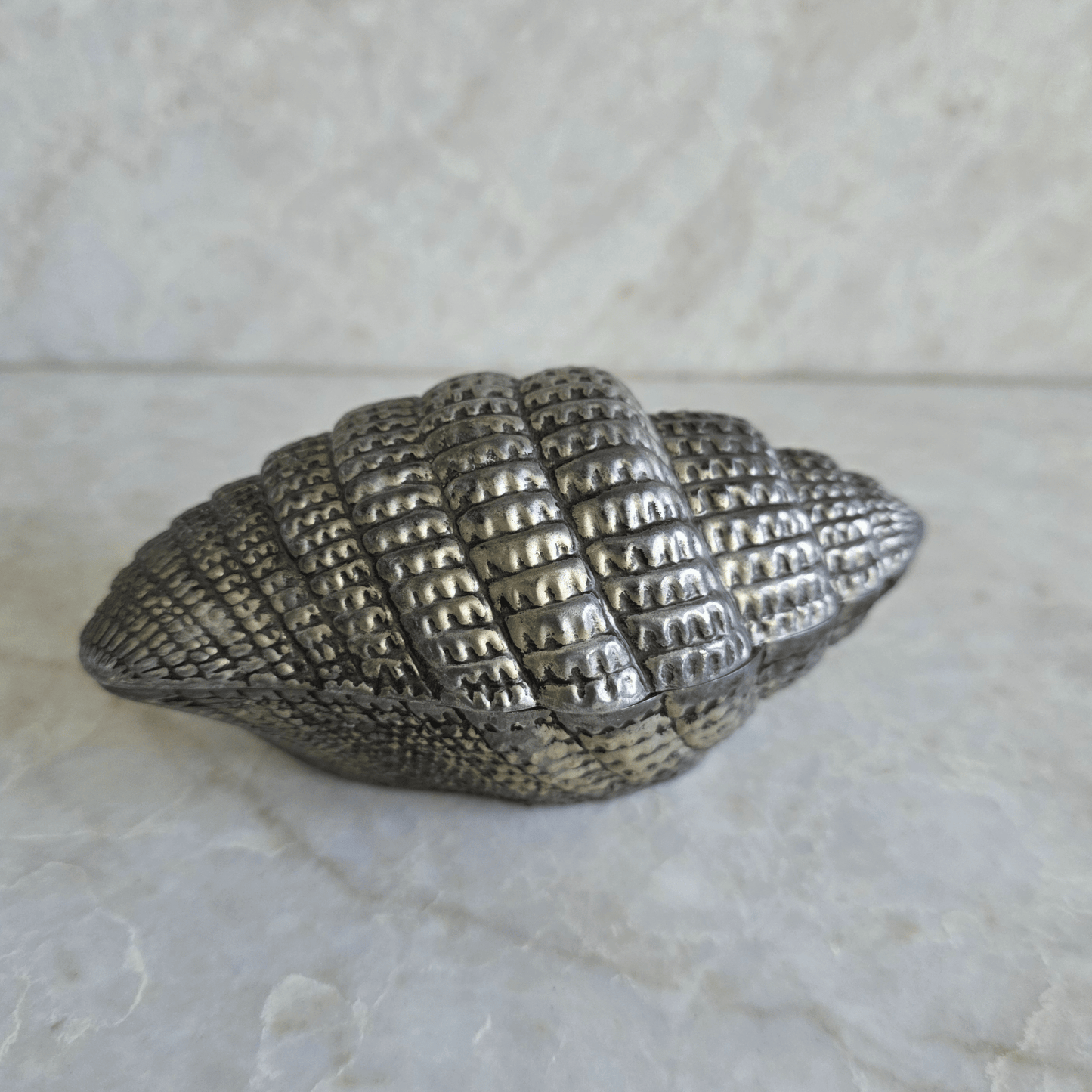 Vintage | Metal Shell Shaped Trinket Jewellery Box with Aged Patina - FAWNE