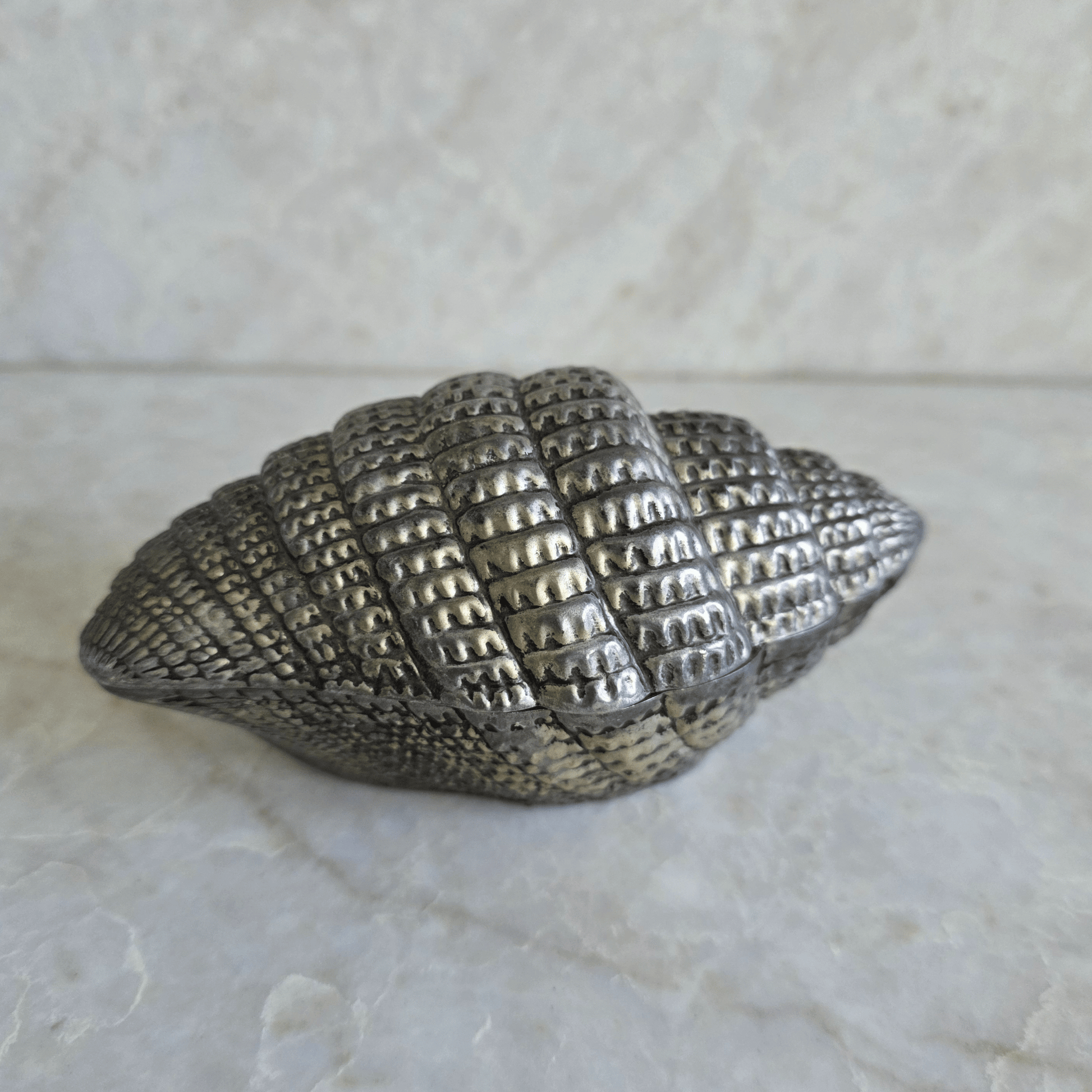 Vintage | Metal Shell Shaped Trinket Jewellery Box with Aged Patina - FAWNE