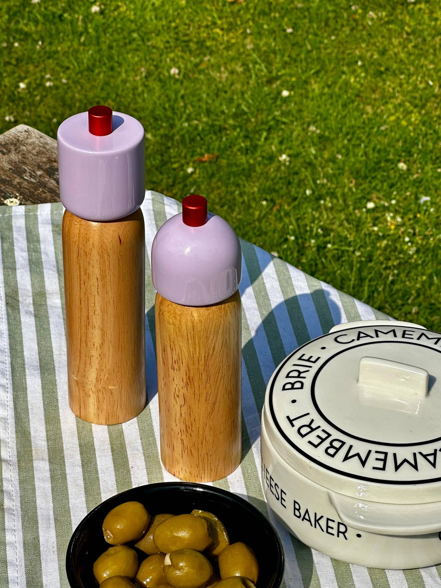 Salt and Pepper Grinder | Lilac and Red | Medium