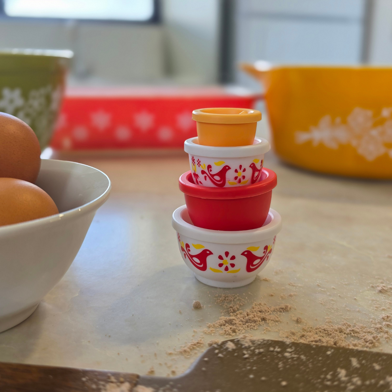 Miniature | Retro Mixing Bowl Set - Friendship Pattern - Ornament - 8cm