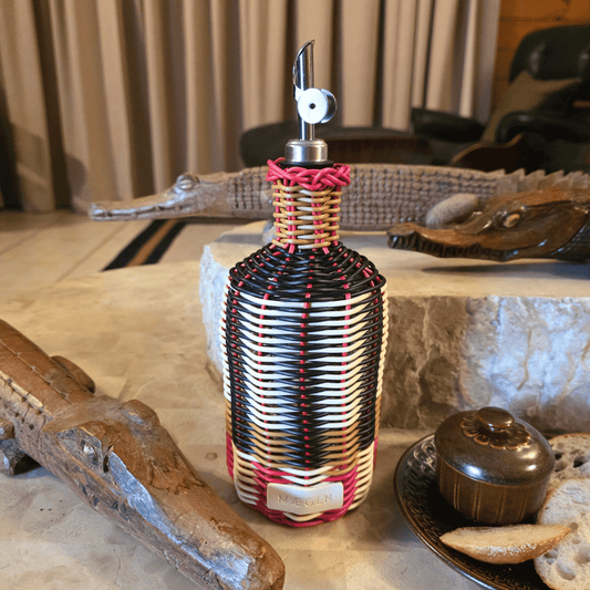 Maegen Oil Pourer - Black/Cream