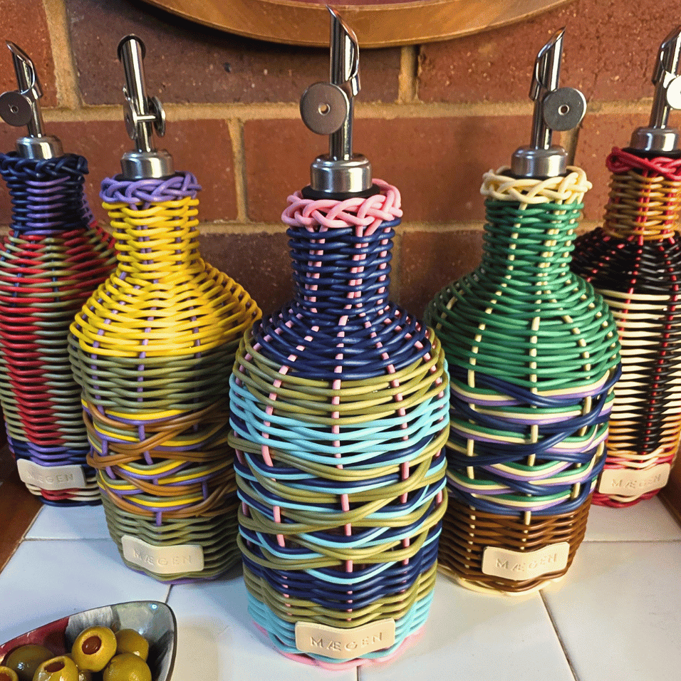 Maegen Oil Pourer - Pink/Navy