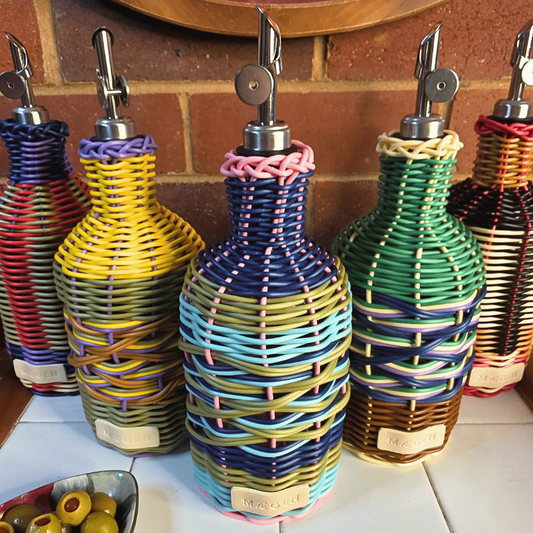 Maegen Oil Pourer - Pink/Navy