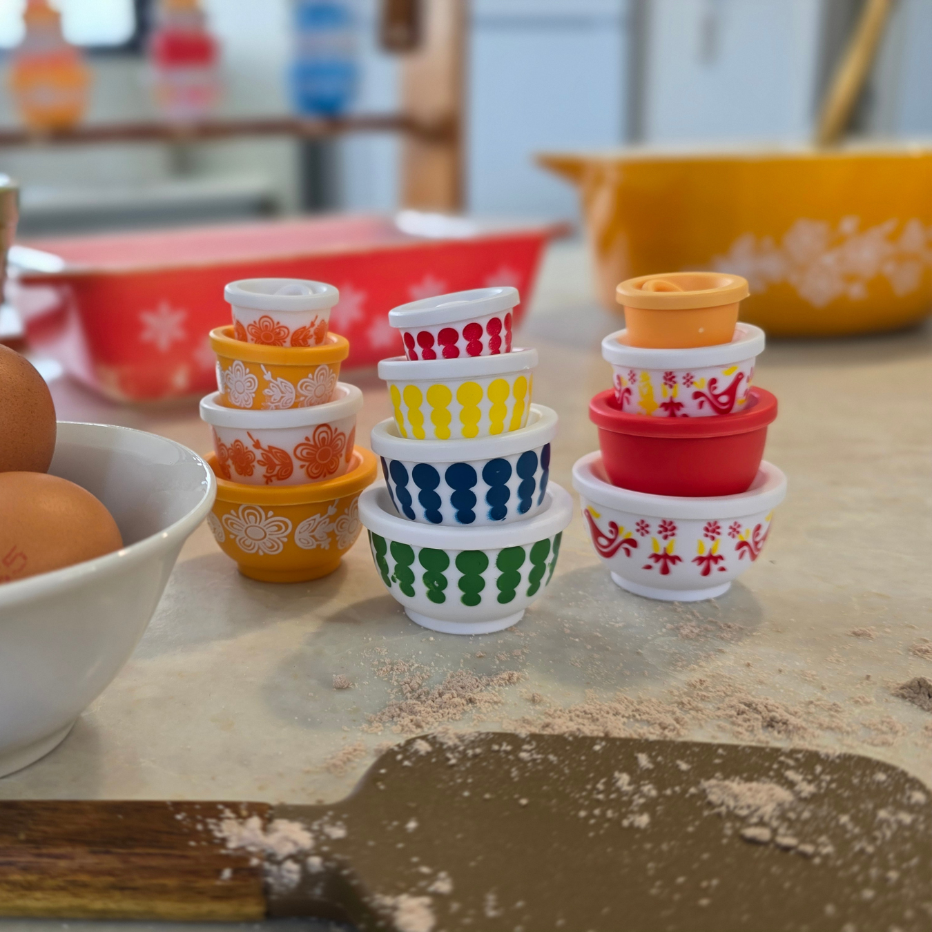 Miniature | Retro Mixing Bowl Set - Friendship Pattern - Ornament - 8cm