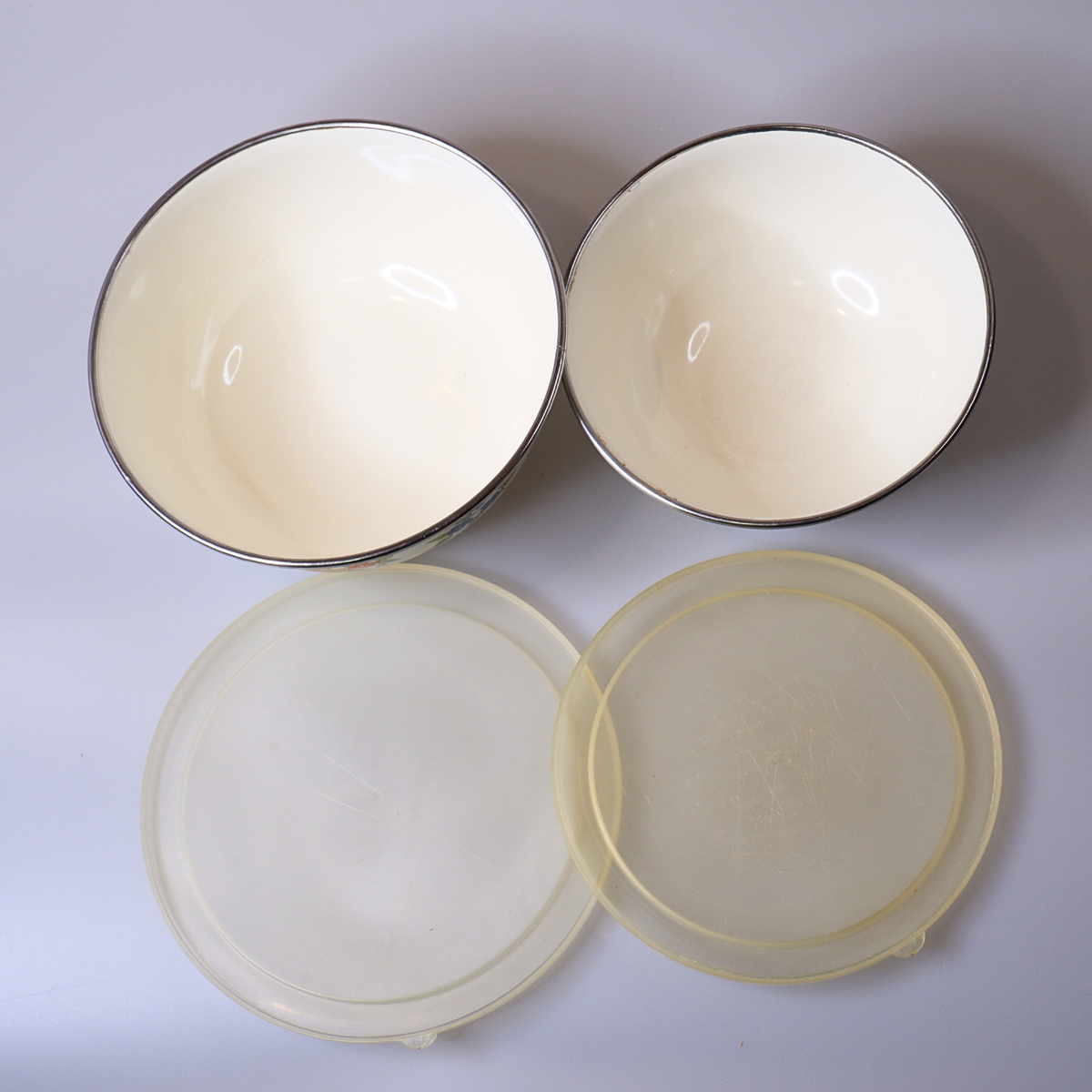 Vintage | Enamel Nesting Bowls with Lids | Set of 3 Floral Pattern | Flying Crane