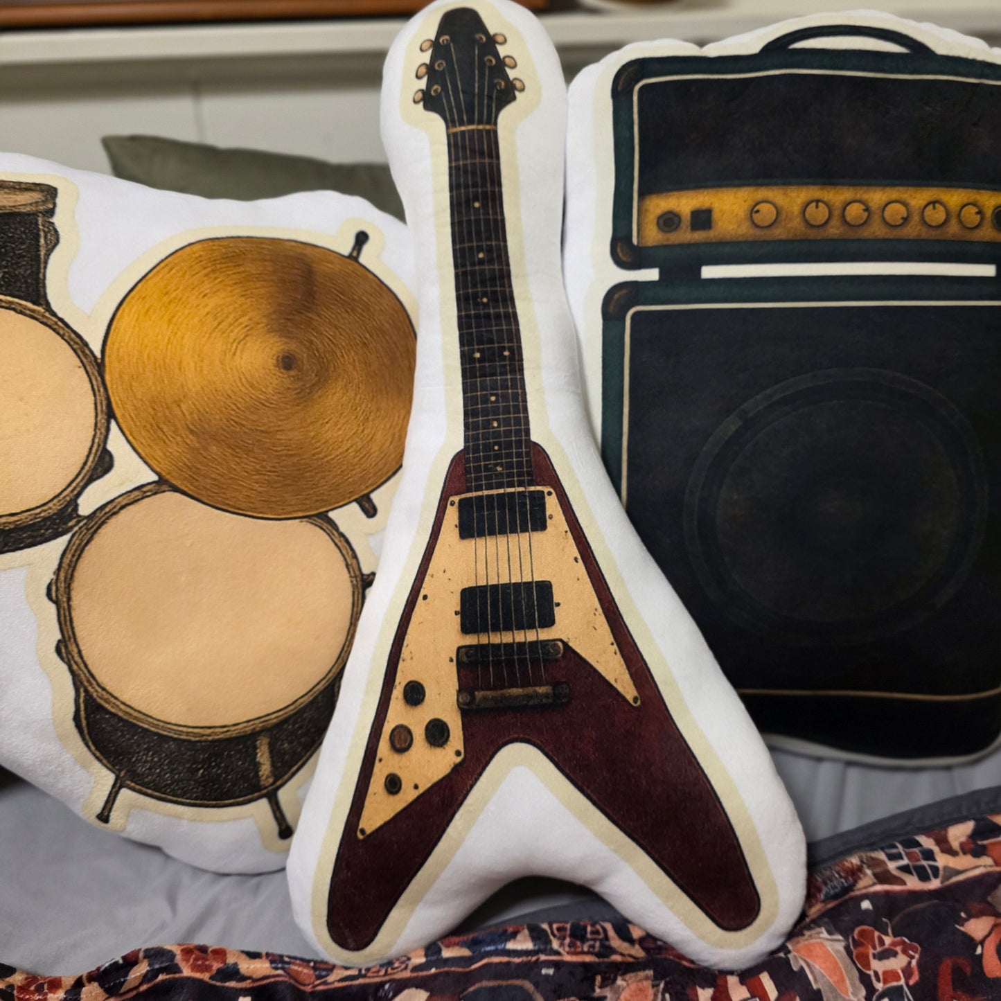 The Setlist Electric Guitar – Shaped Cushion – Flying V Electric - 60 cm – | FAWNE